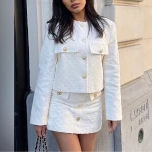 Zara White Ecru Textured Cropped Short Blazer Chanel Style Jacket.